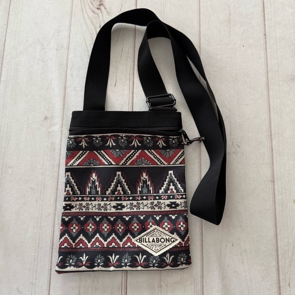 Billabong Handbags - Billabong Aztec Print Multicolor Shoulder Crossbody Bag Purse Boho Casual Travel